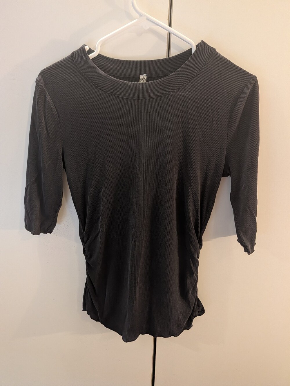 Intimately Free People Medium Black Women's Crew Neck Ruched Side Top